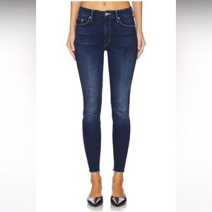 MOTHER Looker Ankle Fray in Hey Good Lookin
Size 29